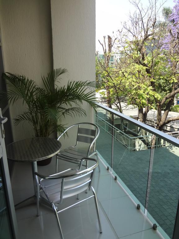 Triumph Tower Residence เควนาวากา ภายนอก รูปภาพ